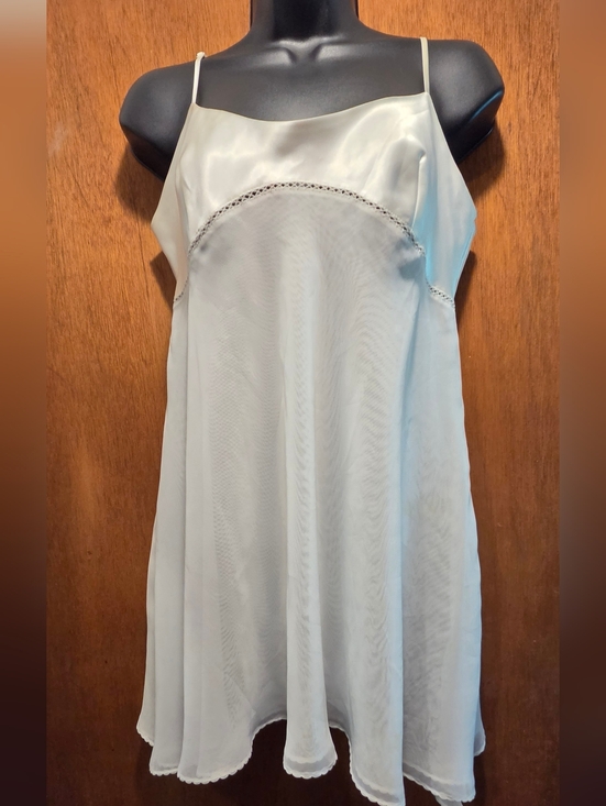Victoria's Secret Other - Victoria's Secret White Sheer & Satin Bridal Chemise SzM